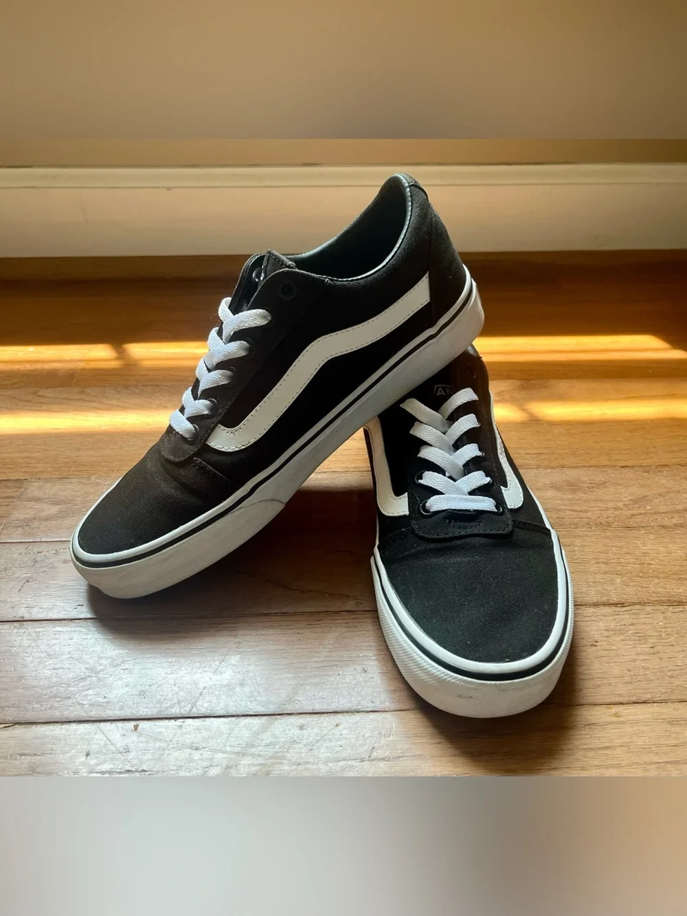 Women’s Vans Ward (Canvas) Sneakers